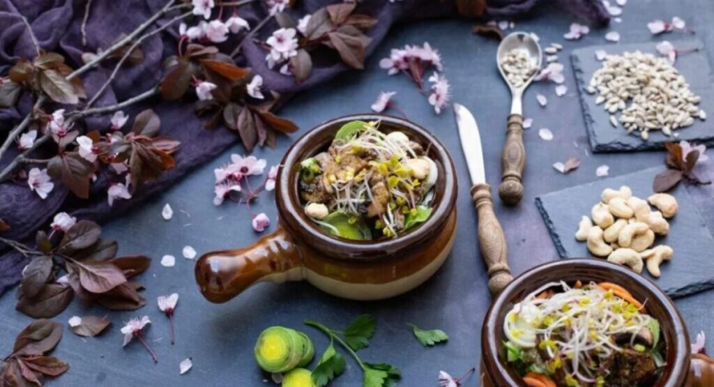 Soutaipasu traditional Japanese winter noodle soup served hot